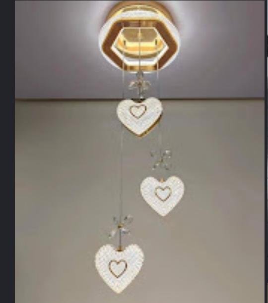 Decorative heart pendant chandelier